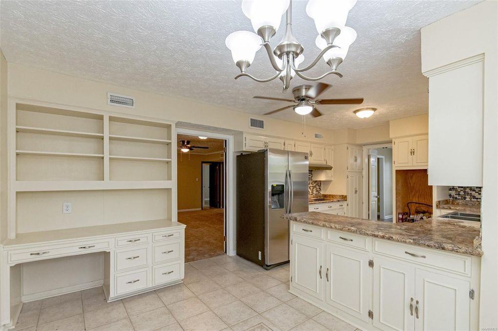 1936 Vaughn Ln #1 - Photo 7 of 50