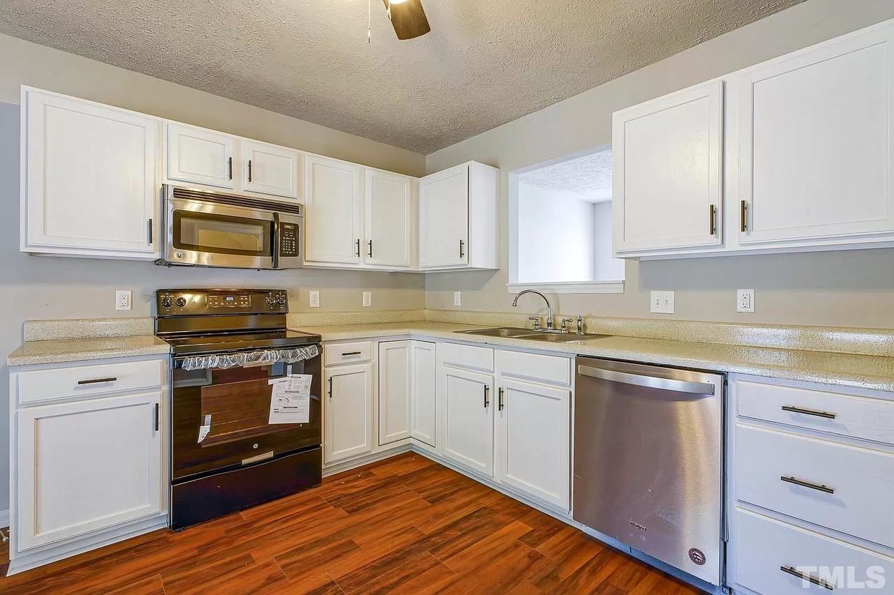 3615 Sana Ct - Photo 5 of 35