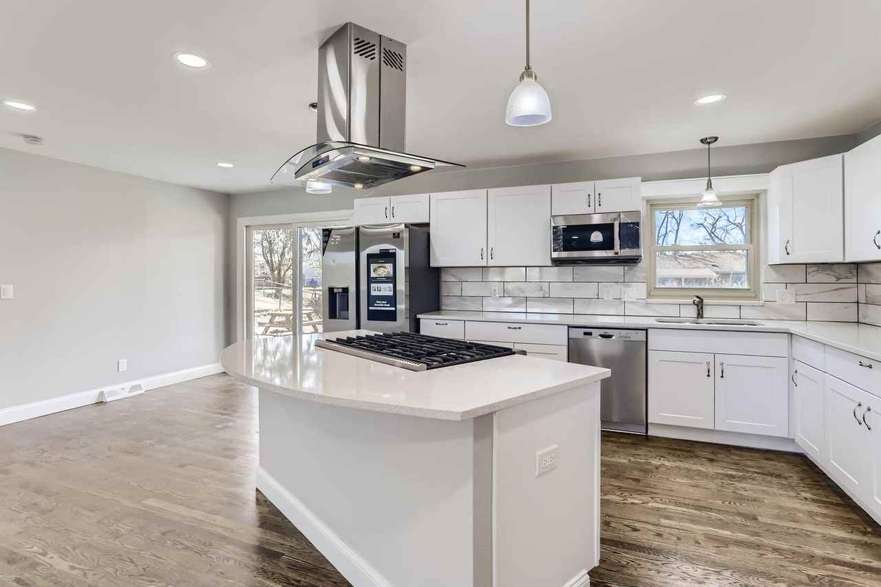 Stunning Hampden South home near Denver Tech Center - Photo 5 of 23