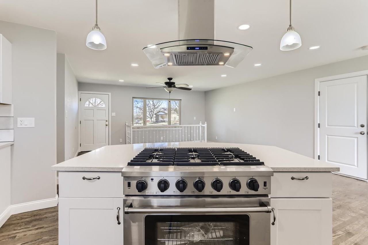 Stunning Hampden South home near Denver Tech Center - Photo 6 of 23