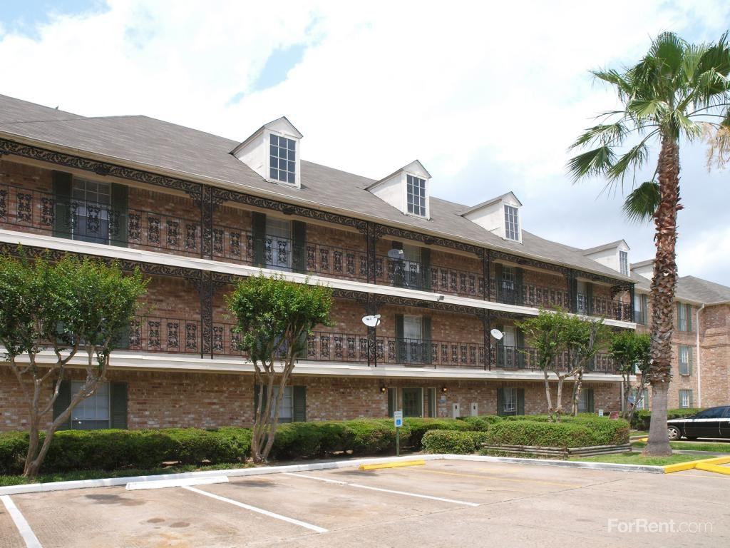 Broadway Square - Photo 2 of 2