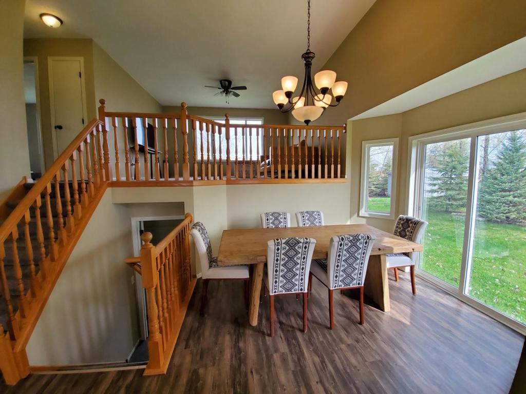 10790 Matthew Dr - Photo 3 of 20