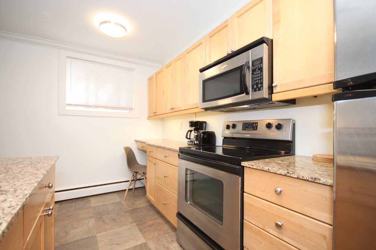 10172 113 St Nw #1 - Photo 4 of 11