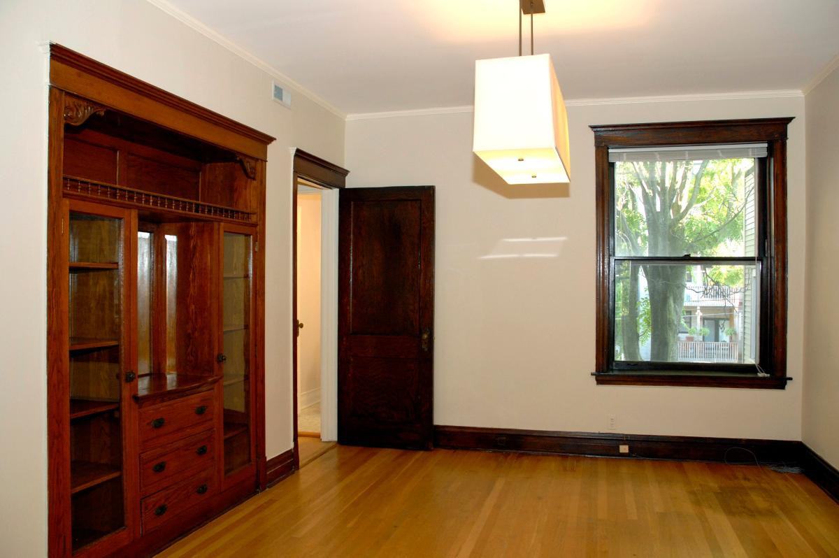 1409 W Belle Plaine Ave #2W - Photo 3 of 10