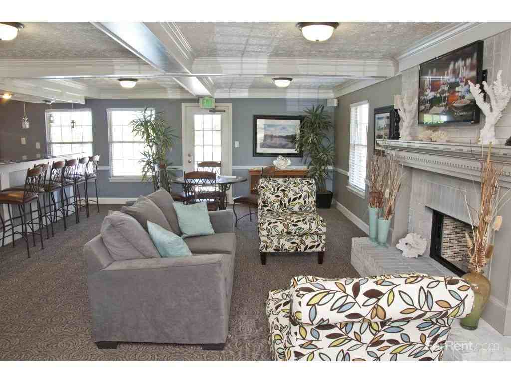 River Road Apartments - Photo 3 of 19