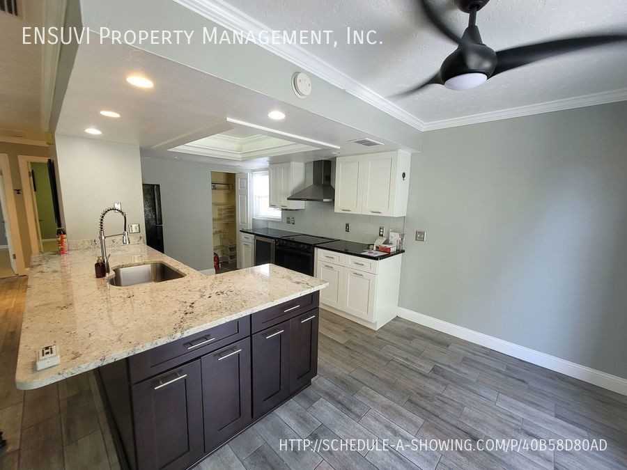 14220 N Bayshore Dr #3 - Photo 4 of 17