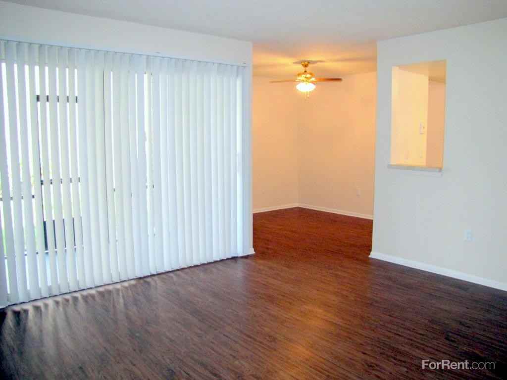 Laurel Pointe - Photo 2 of 17
