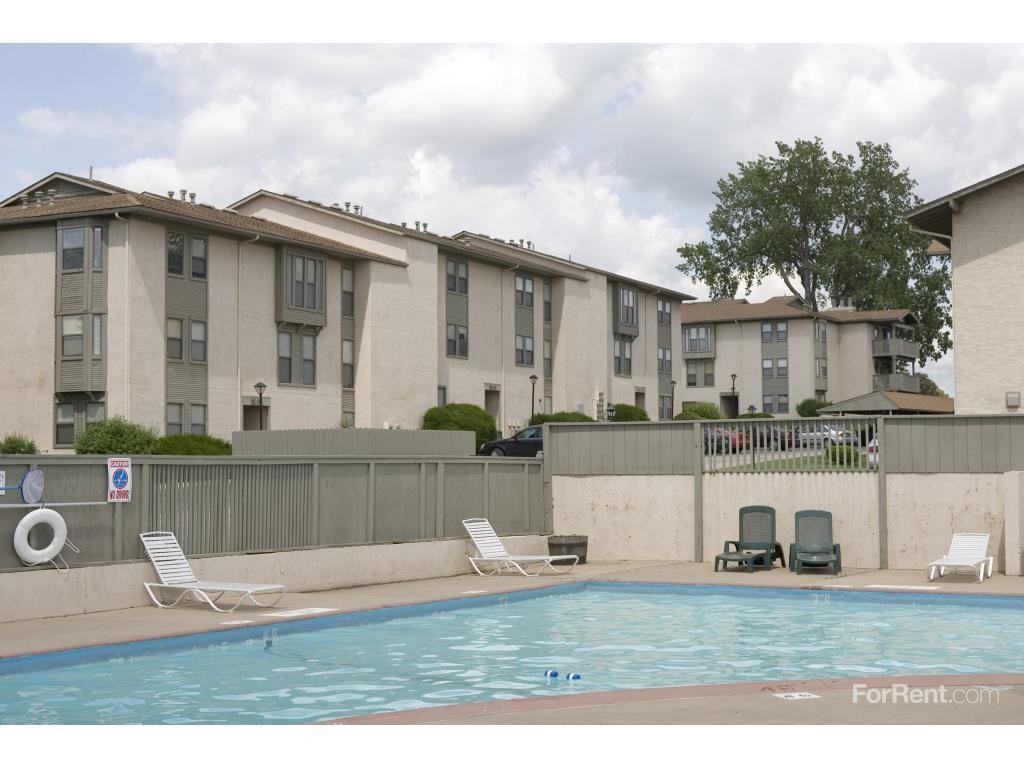 Vivion Oaks Apartments 5000 N Oak Trafficway, Kansas City, MO 64118 Zumper