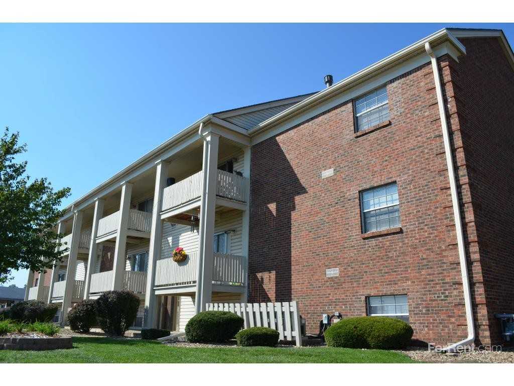 London Towers - Photo 2 of 17