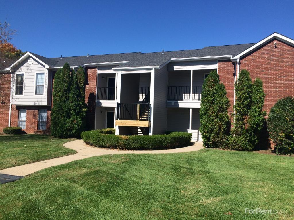 Remington Apartments - Photo 3 of 10