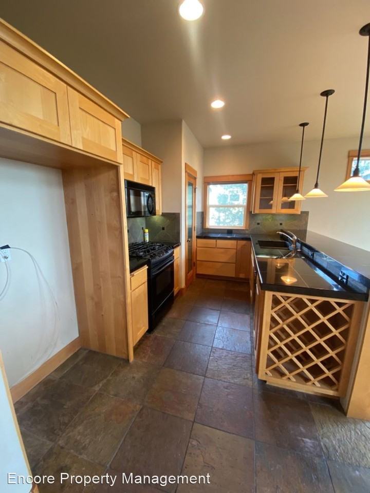 3340 Nw Bungalow Dr - Photo 3 of 20