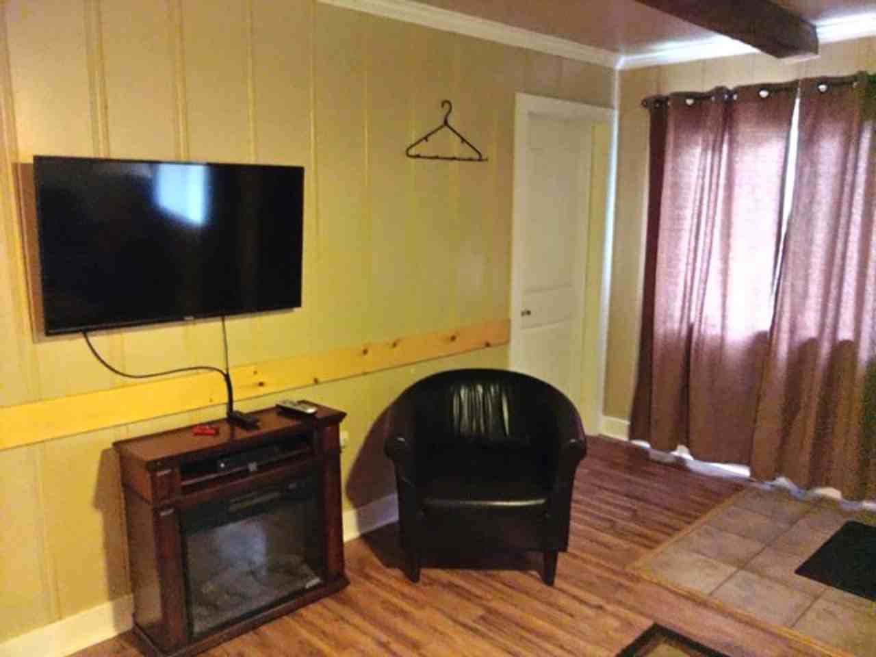 1068 Ski Run Blvd - Photo 3 of 10