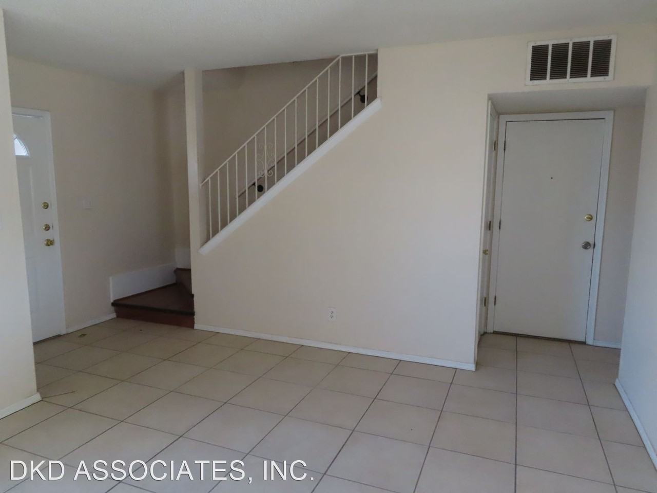 12115 Royal Woods Dr - Photo 2 of 11