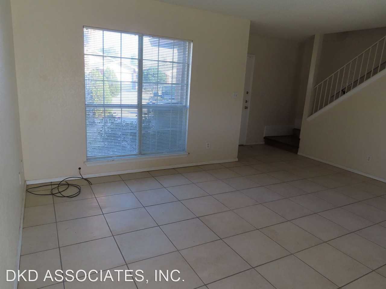 12115 Royal Woods Dr - Photo 3 of 11