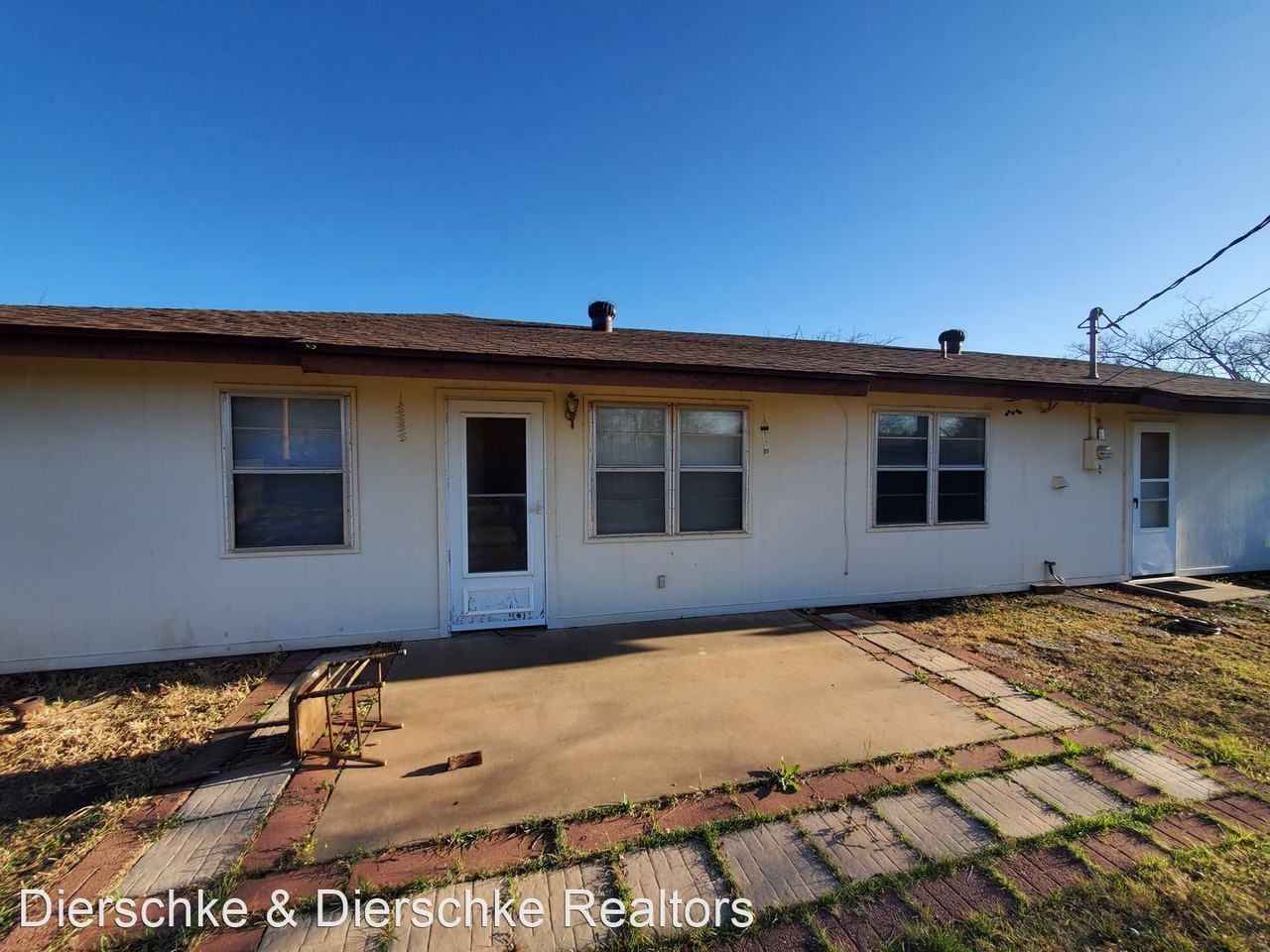 822 Stonewall Dr - Photo 2 of 15