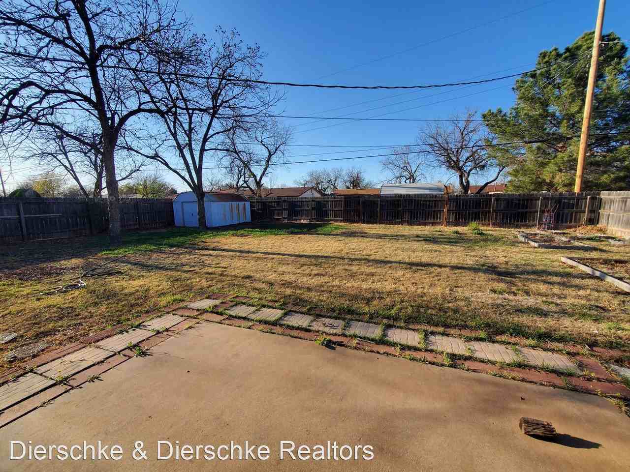 822 Stonewall Dr - Photo 3 of 15