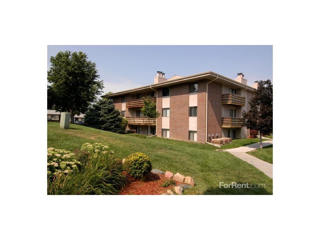 Applewood Pointe Apartments 9510 Park Dr, Omaha, NE 68127 Zumper