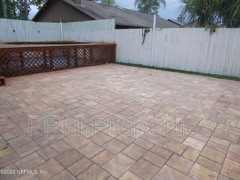 14317 Coral Reef Dr S - Photo 3 of 20
