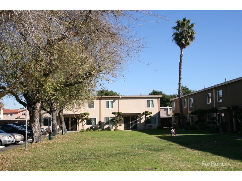 Victoria Townhouse Apartments, LLC - Photo 2 of 12