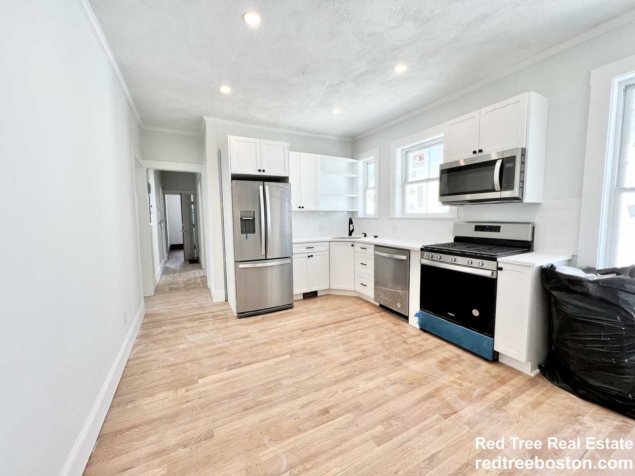 79 Sydney St #3 - Photo 5 of 12