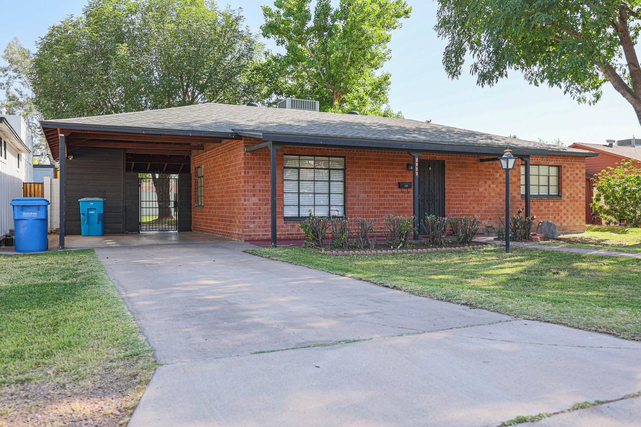 2911 E Flower St - Photo 3 of 31