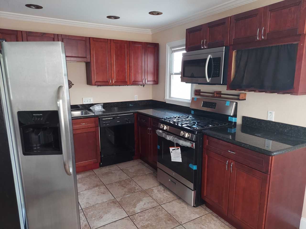 6911 Louis Xiv St - Photo 3 of 10