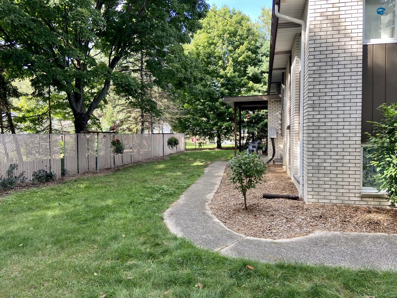726 Butternut Dr - Photo 2 of 2