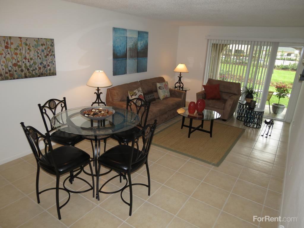 Emerald Villas - Photo 2 of 13