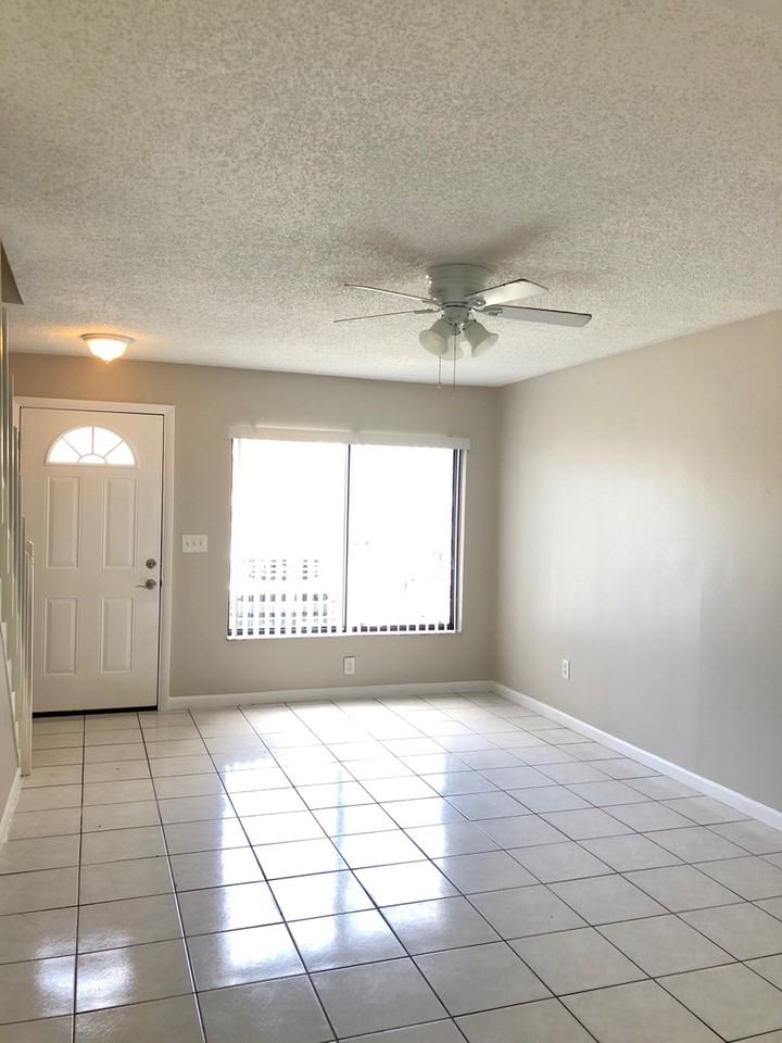 12324 Fox Hound Ct #1 - Photo 5 of 10