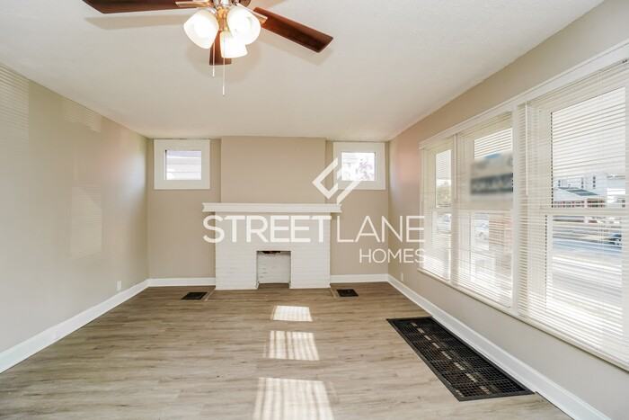 589 Larcomb Ave - Photo 3 of 15