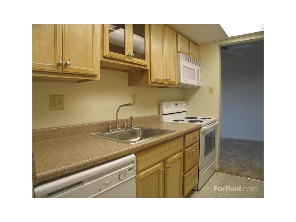 Laurel Village Apartments - Photo 3 of 19