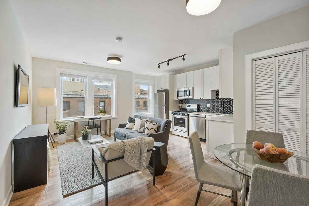 656 W. Wrightwood Ave. - Photo 2 of 11