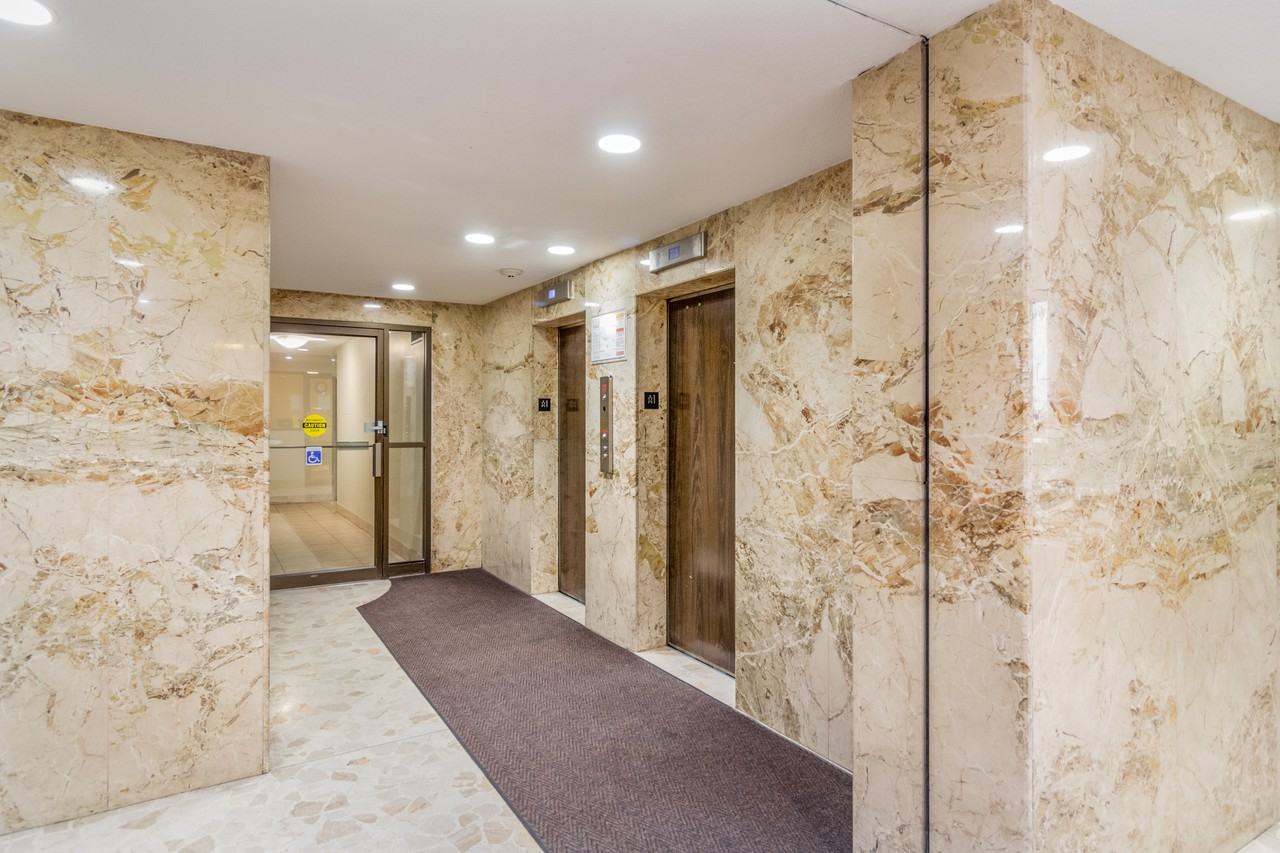 7471 Yonge Street Thornhill Apartments 7471 Yonge St, Markham, ON L3T