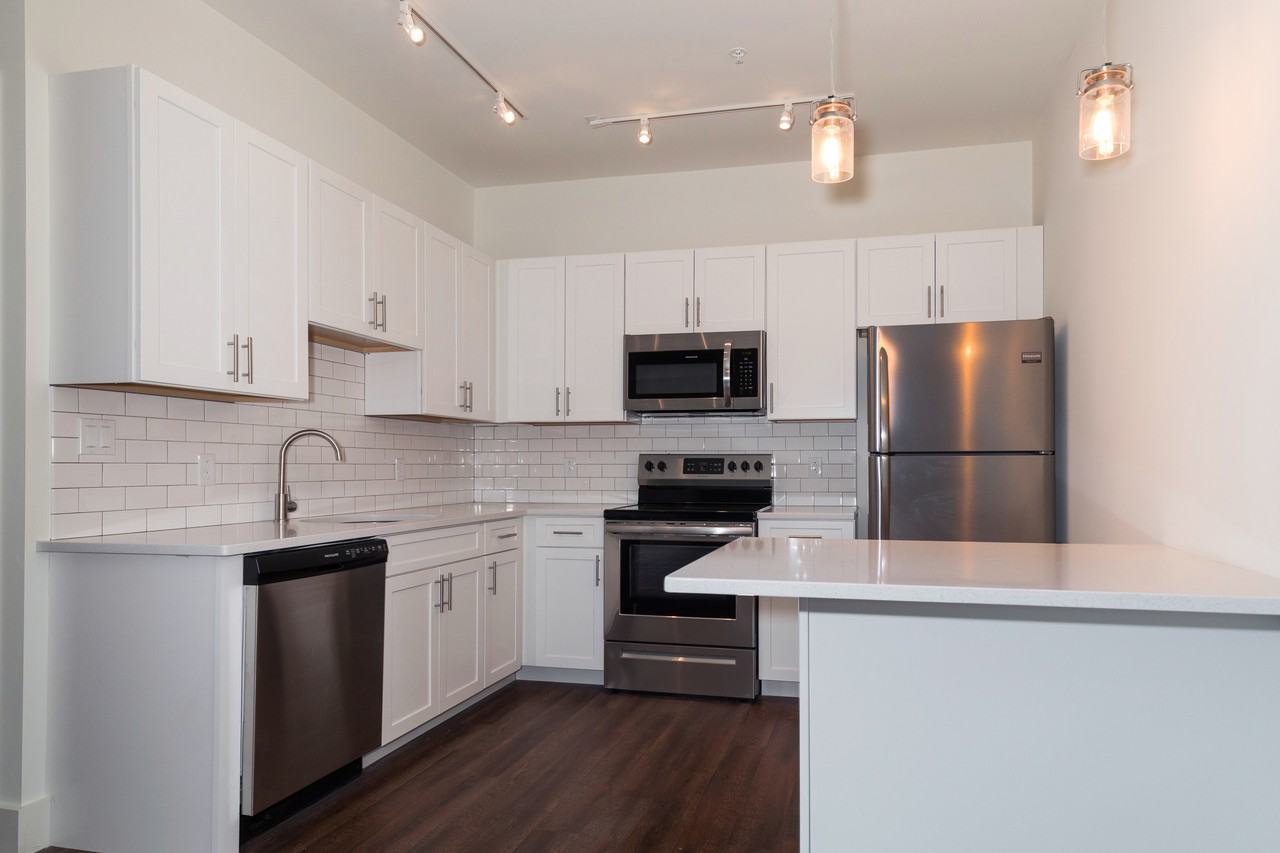 35 Van Nydeck Avenue203 #203 - Photo 4 of 6