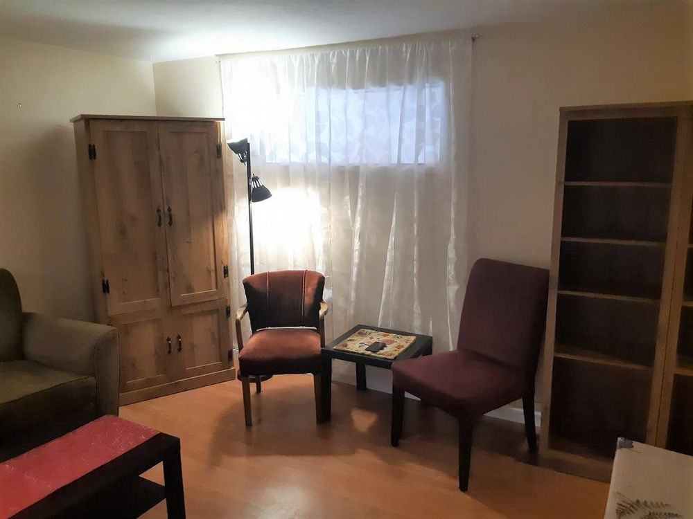 3203 Doncaster Dr Lowr Suite - Photo 2 of 10