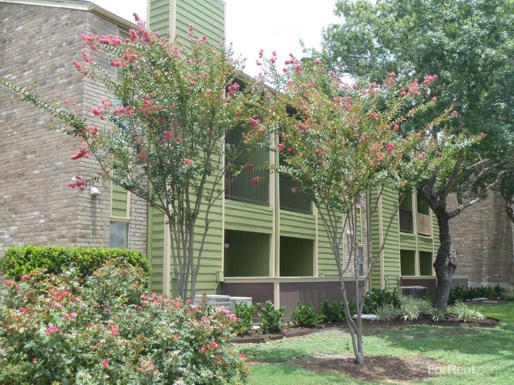 Retreat at Medical Center, The - Photo 2 of 19