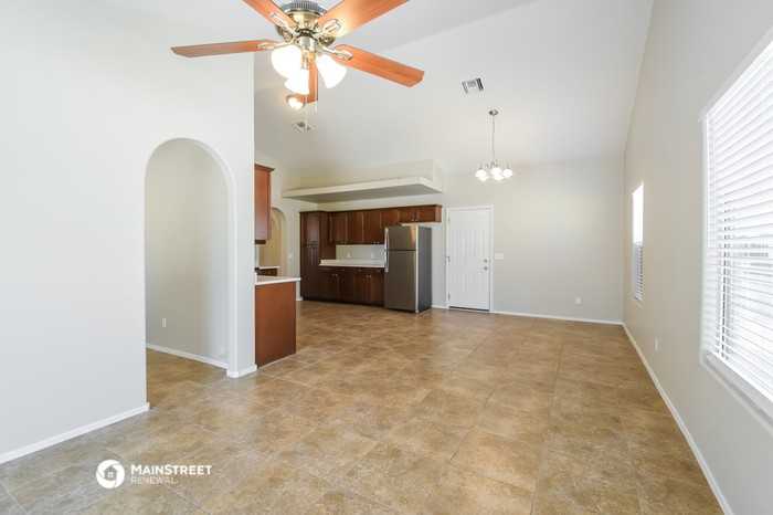 6440 W Kings Ave - Photo 3 of 16