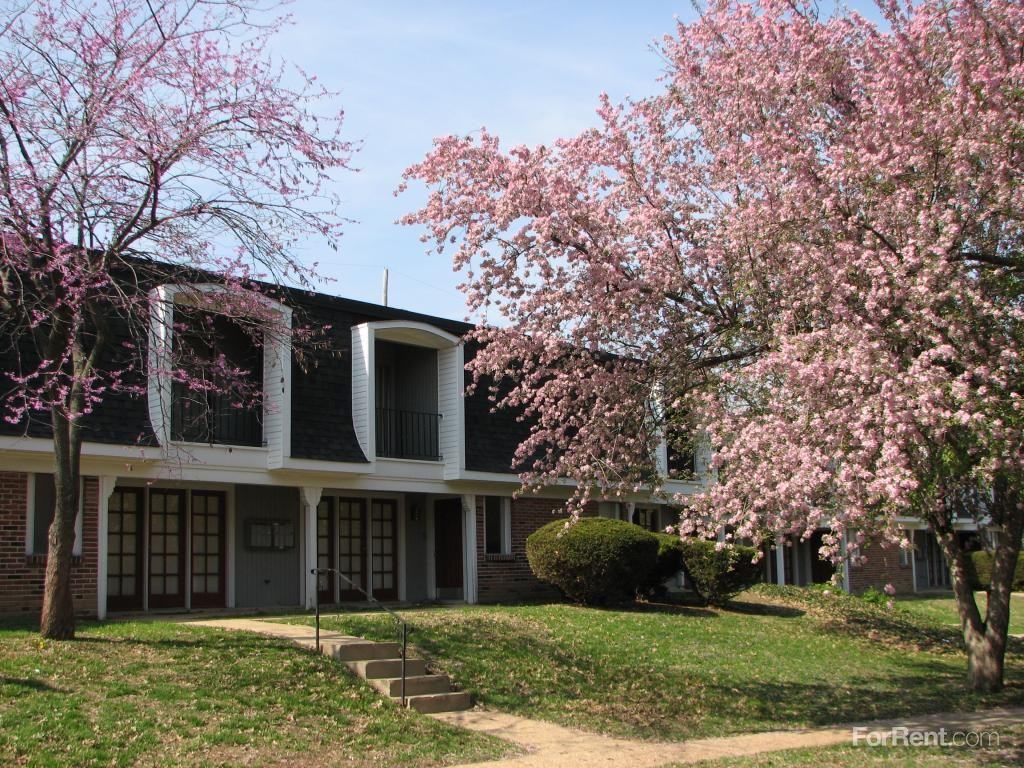 Parkwood Place Apartments - Photo 3 of 9