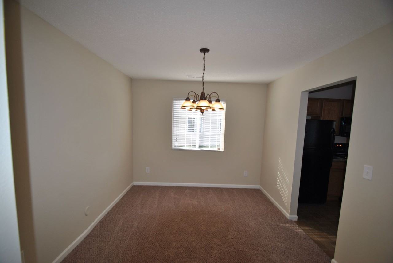 6 Apsley Ct - Photo 3 of 16