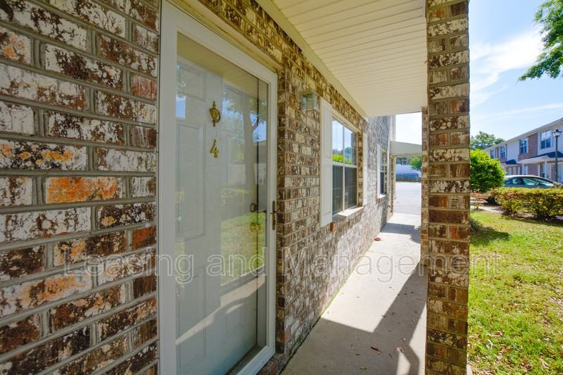 516 Arlington Dr #A4 - Photo 4 of 17