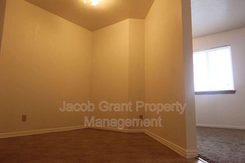 627 Hoopes Ave #1 - Photo 5 of 10