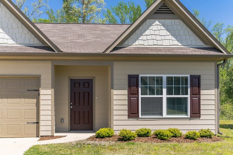 700 Clover Cir - Photo 2 of 27