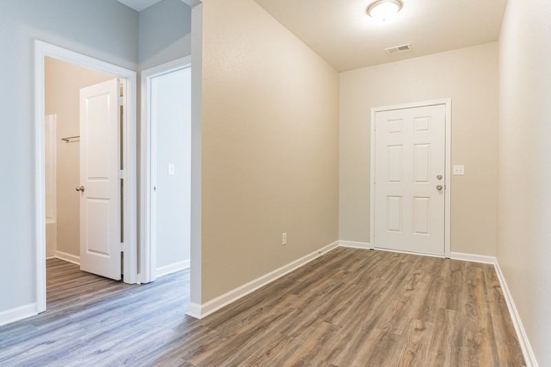 700 Clover Cir - Photo 3 of 27