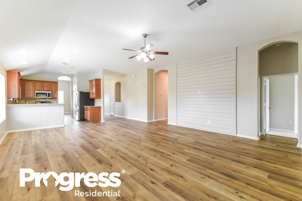 5047 Gulf Stream Ln - Photo 3 of 21