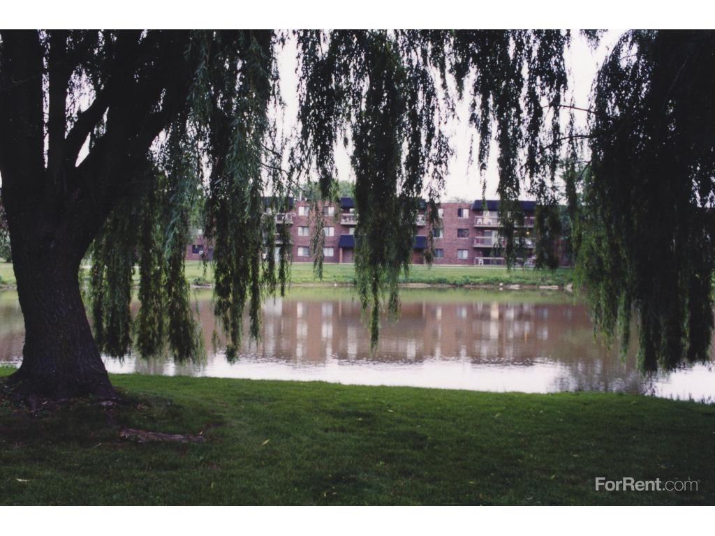 Willow Lake Apartments - Photo 2 of 19