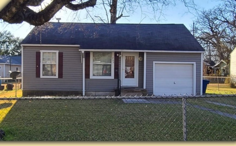 205 Chambers St - Photo 2 of 27