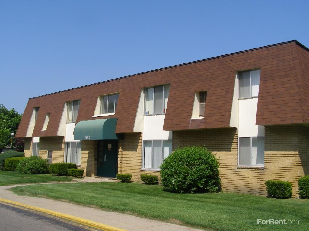 Willow Creek Apartments And Townhomes 1673 Fairwood Dr, Westland, MI