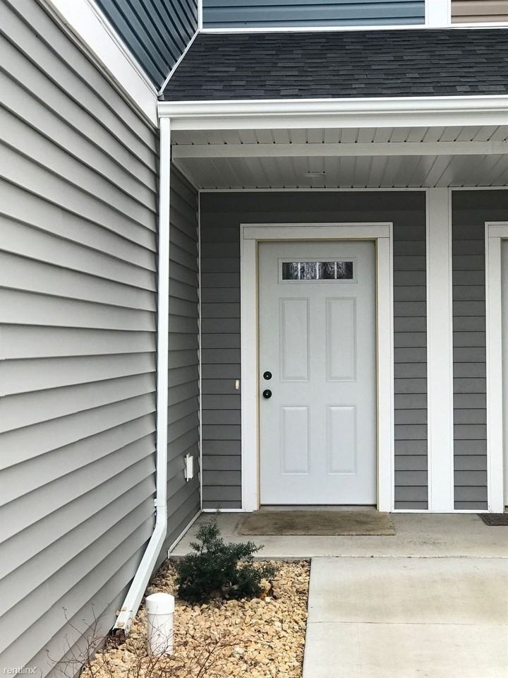 Eagles Edge Townhomes - Photo 2 of 10