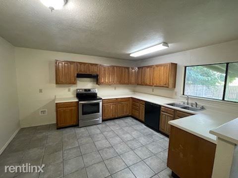 2712 Mistywood Ln - Photo 2 of 8