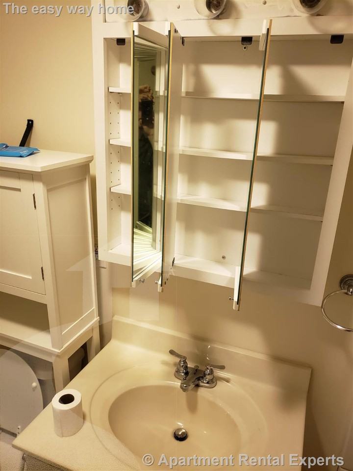 389 Columbia St #2 - Photo 7 of 10